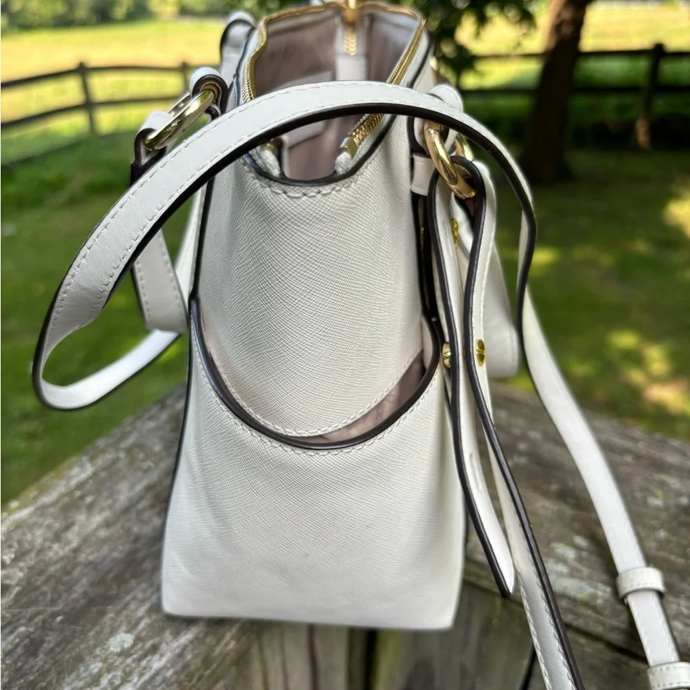 Michael Kors White Leather Handbag with Adjustable Removable Crossbody Strap - Picture 6 of 10